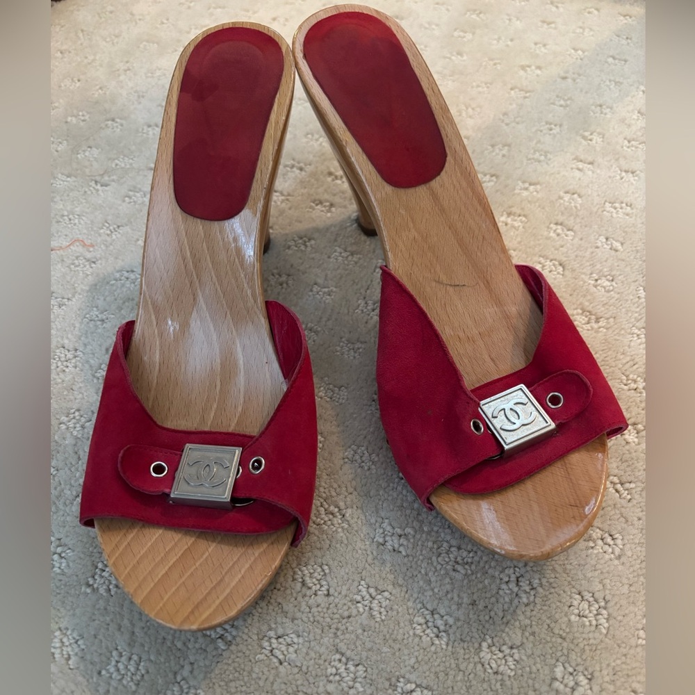 CHANEL Red Suede Slide Mules with Wood Heel - Picture 12 of 12